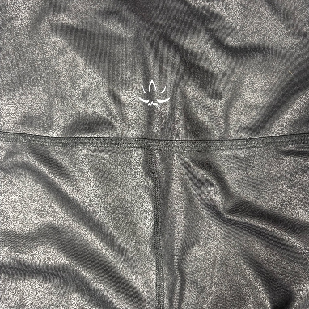 Beyond Yoga Leatherette High Waisted Midi Leggings Size small - Picture 8 of 10